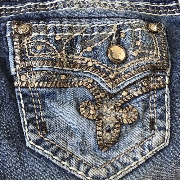 Rock Revival Betty Easy Crop Embroidered Gem Embellished Denim Capri Jeans - Picture 8 of 16